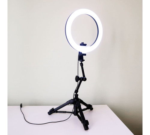 Держатель для смартфона Light IO с винтовым зажимом, настраиваемым углом поворота смартфона и крепежным отверстием 6 мм для установки на штатив