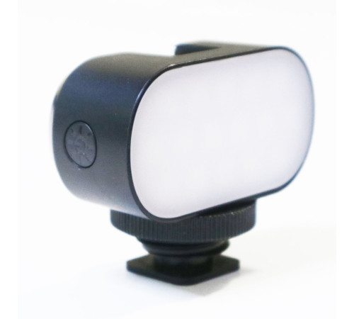 Накамерный свет ST15RGB с девятью цветовыми режимами, встроенным аккумулятором и креплениями на винт ¼ и холодный башмак